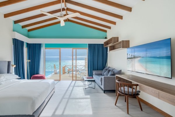 Lagoon Suite Pool Bedroom